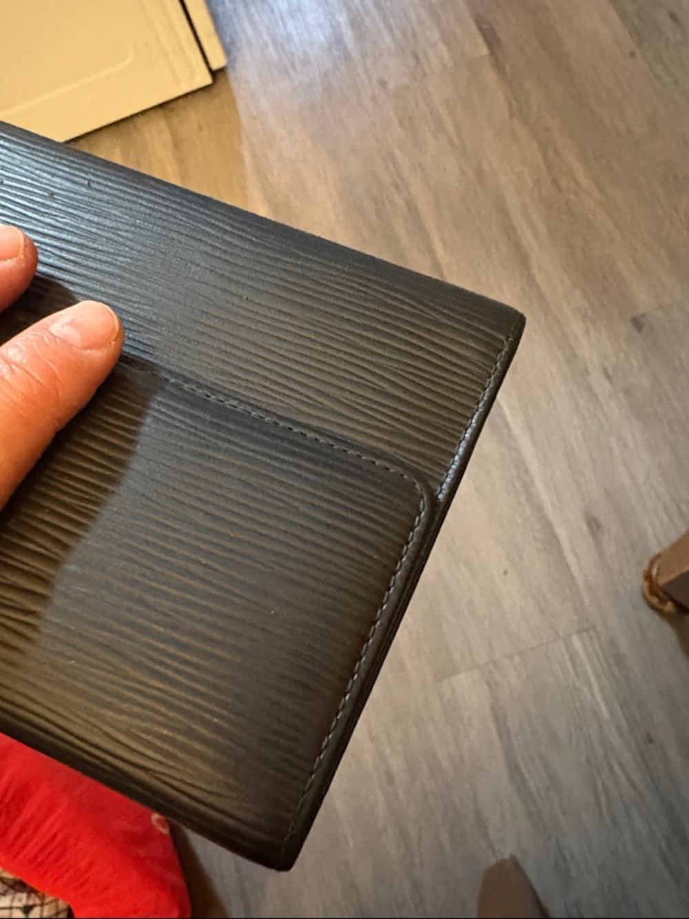 Louis Vuitton Black Epi magenta Leather Trifold Wallet in excellent condition - Picture 7 of 10